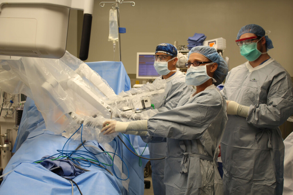 Dr Harper Successfully Completes 100th Surgery With The Da Vinci Robot 